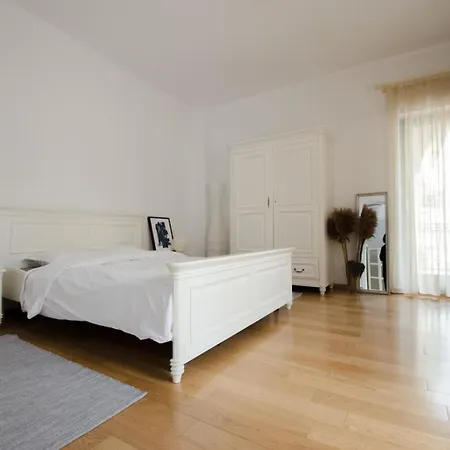 Moderna Cismigiu Park Apartment